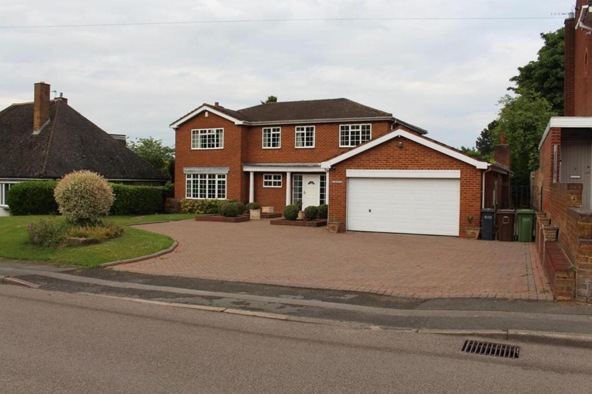 Unwind In Comfort At Cosy Caradus Free Parking Holiday home Birmingham